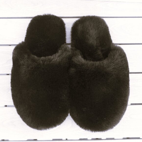 Black Faux Fur Women's Slippers M/L - NEW - Picture 1 of 7